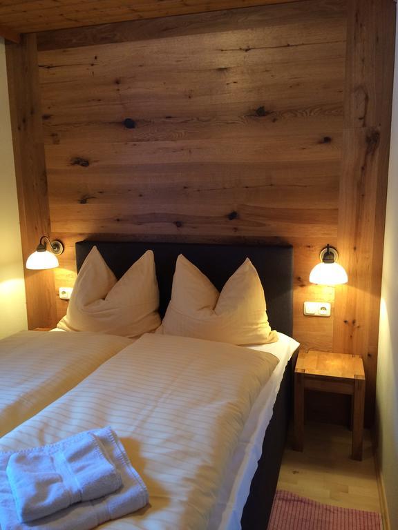 Alm-Apartments Heiligenblut Room photo